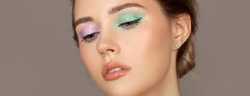 Relive the 2000s: The Y2K Fashion & Beauty Trend Returns